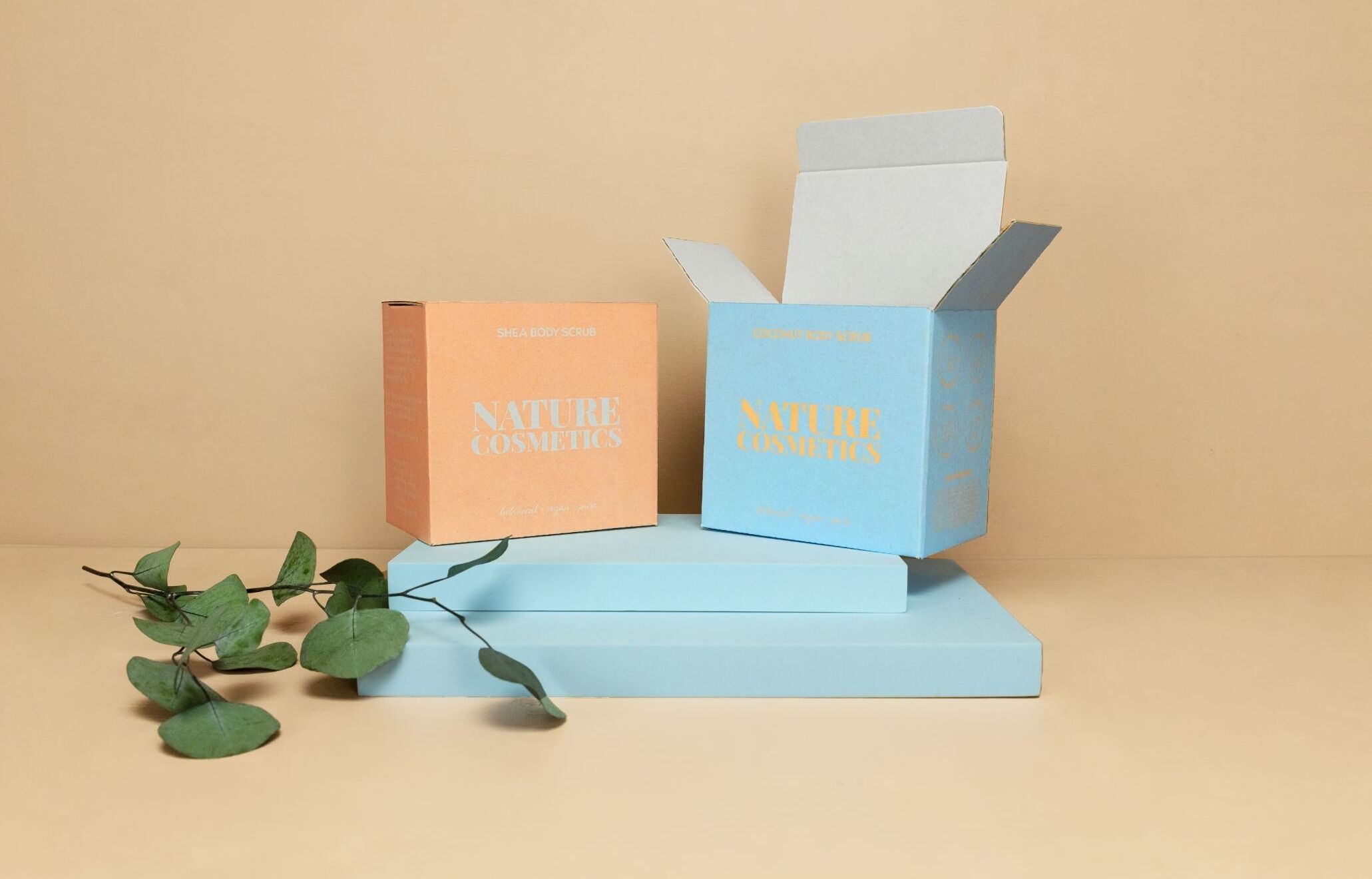 Faltschachteln aus Wellpappe in hellen Farben Faltschachteln aus Wellpappe in hellen Farben